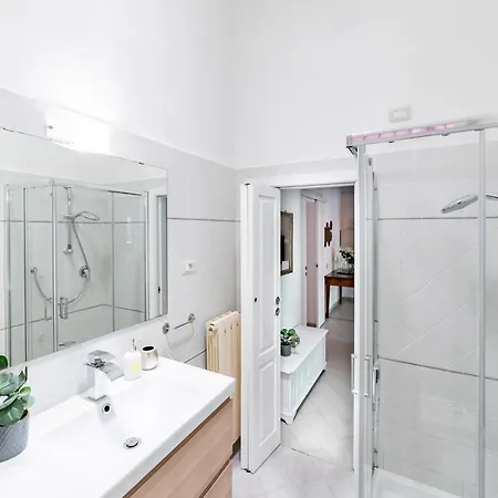 Hostly-garden House San Lorenzo-few Steps To Tower Apartment *