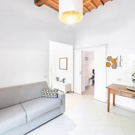 Hostly-garden House San Lorenzo-few Steps To Tower Apartment *