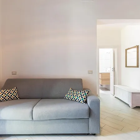 Hostly-garden House San Lorenzo-few Steps To Tower Apartment *