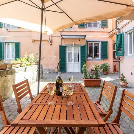 Apartment Hostly-garden House San Lorenzo-few Steps To Tower