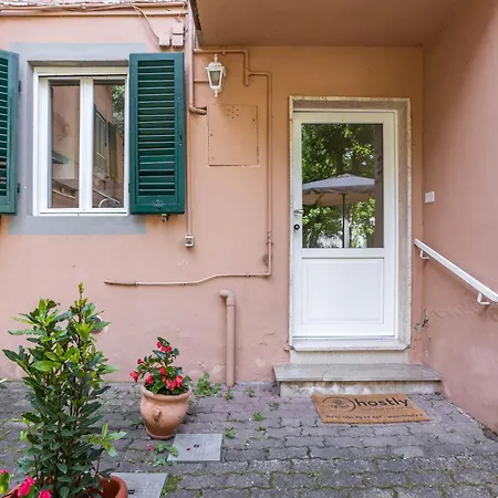 Hostly-garden House San Lorenzo-few Steps To Tower Apartment *